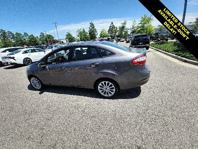 Used 2014 Ford Fiesta SE w/ Equipment Group 201A FWD image 9