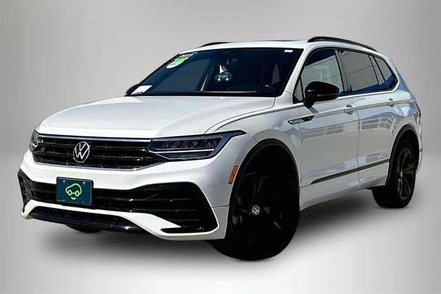Used 2023 Volkswagen Tiguan SE R-Line AWD/4WD image 3