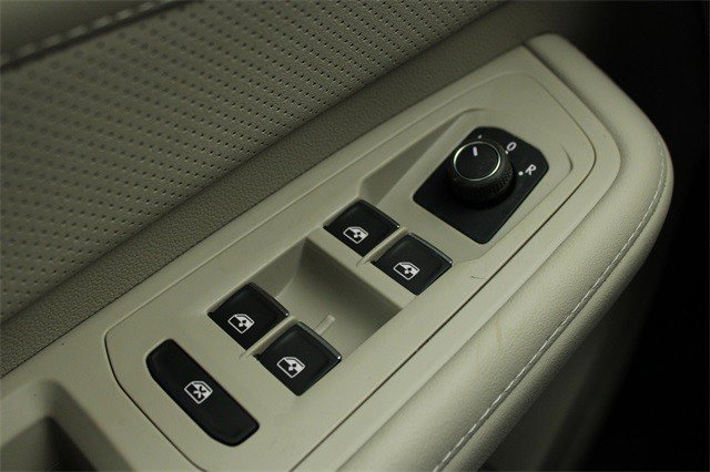 New 2025 Volkswagen Atlas SE image 16