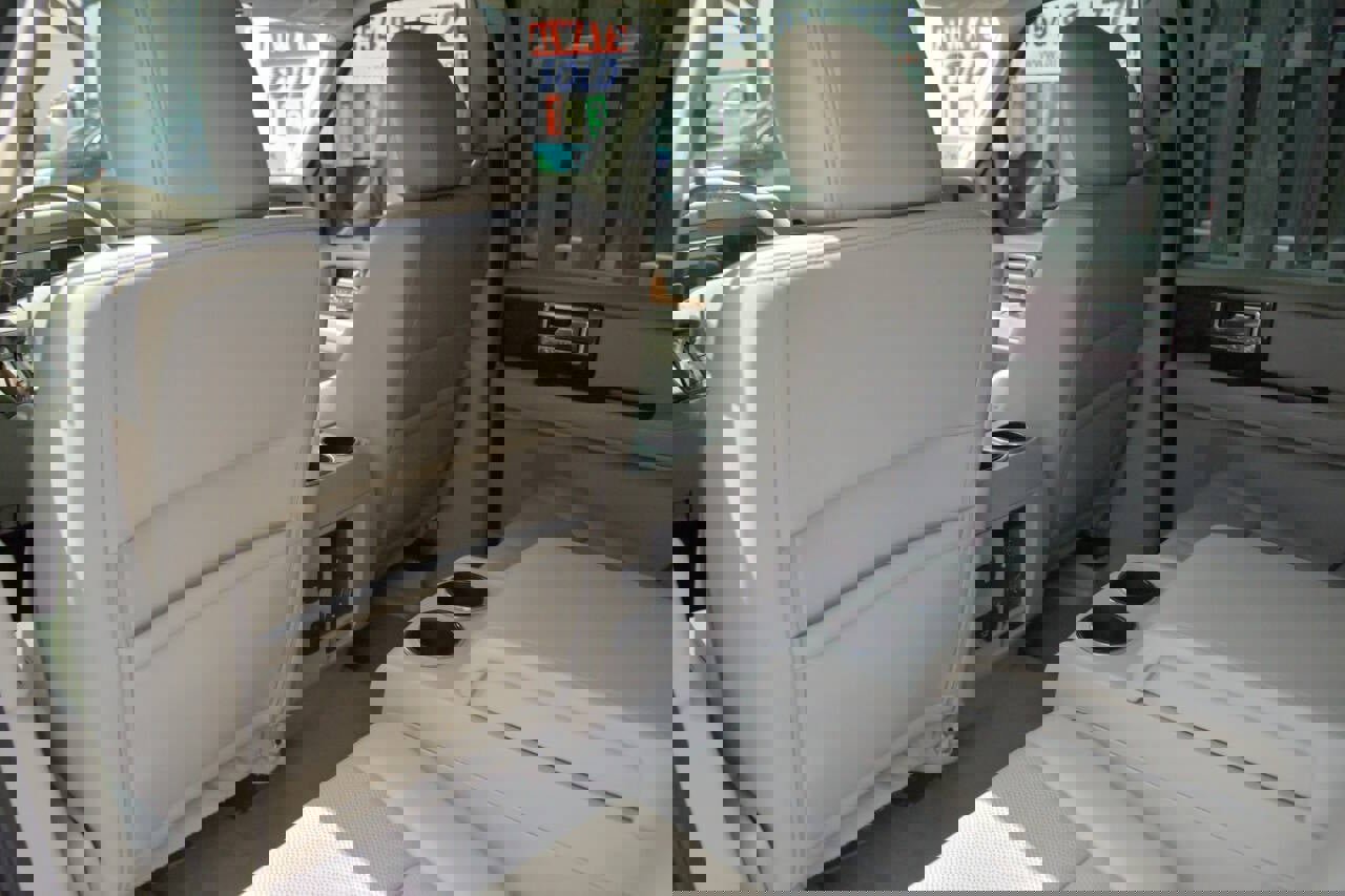 Used 2014 Lincoln Navigator Base 4x2 4dr SUV image 18