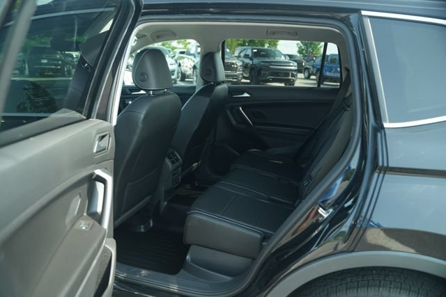 Used 2021 Volkswagen Tiguan SE AWD/4WD image 15