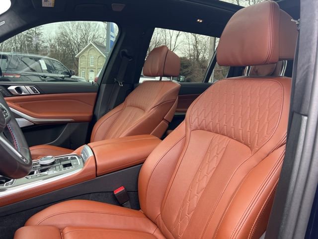 Used 2025 BMW X7 M60i image 3