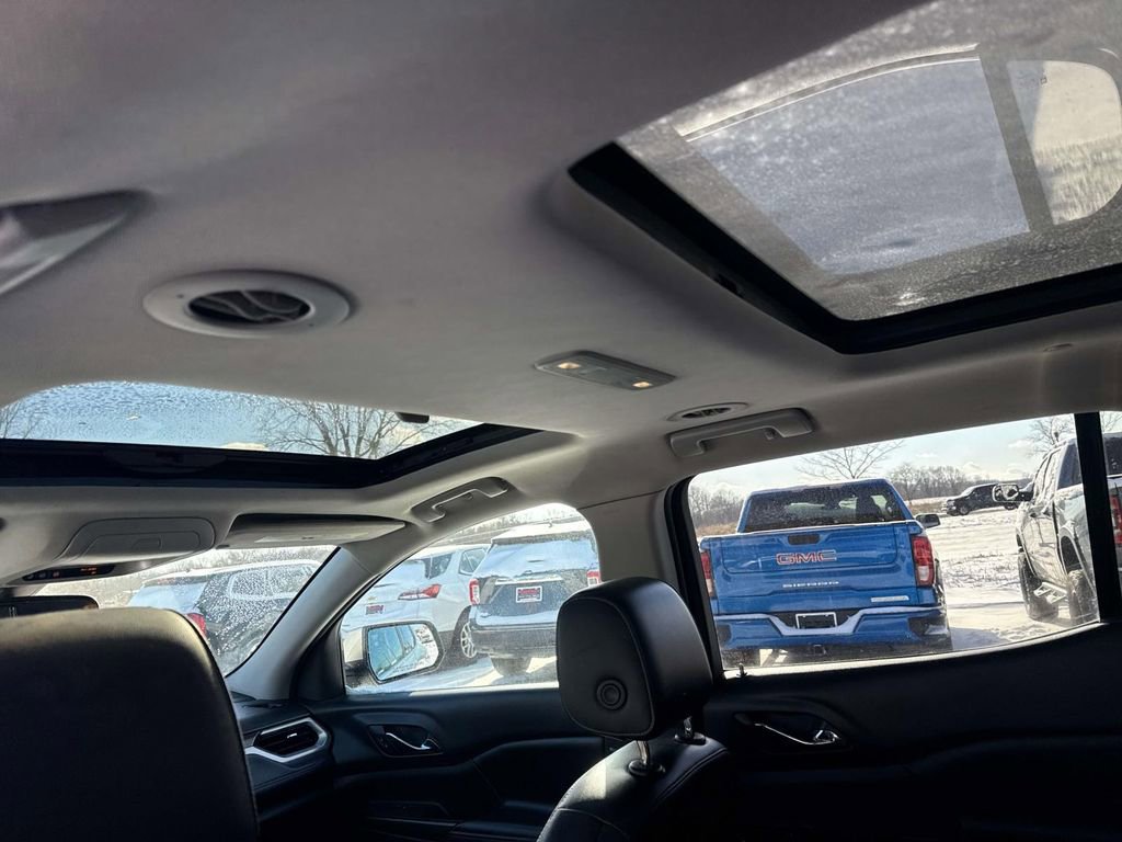 Used 2018 GMC Acadia SLT image 11