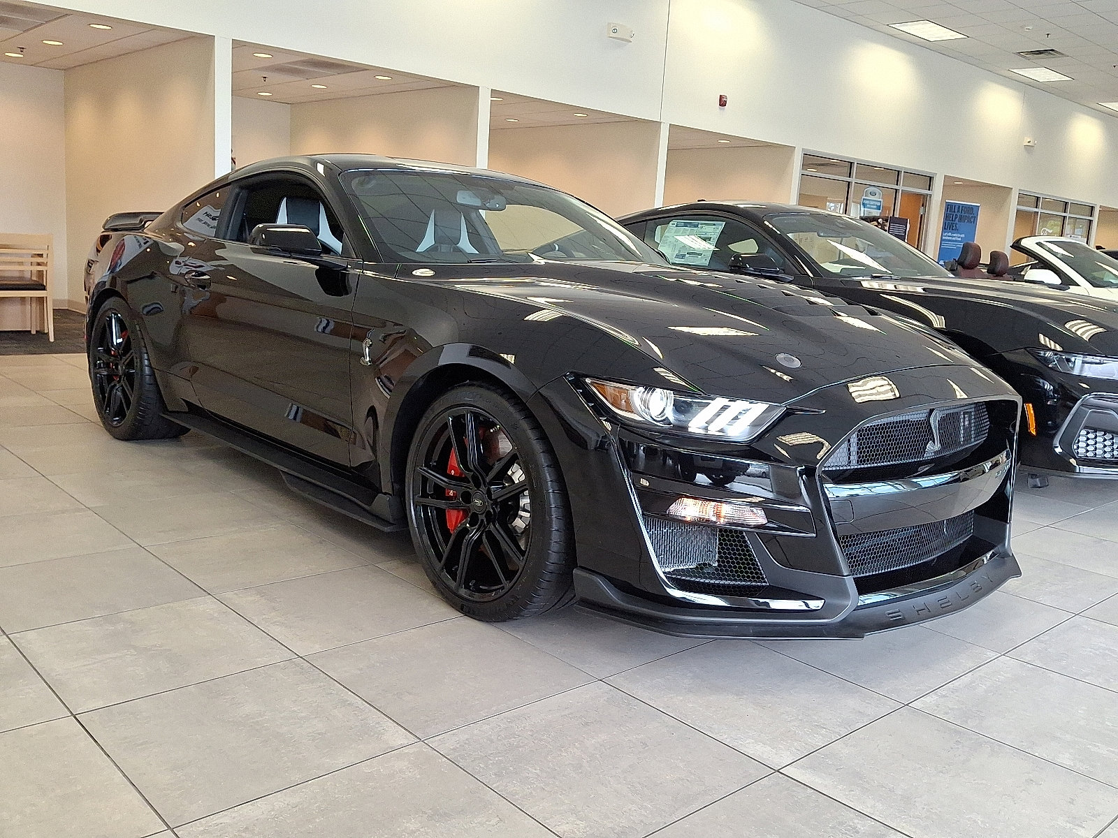 Certified 2022 Ford Mustang Shelby GT500 w/ Technology Package image 2