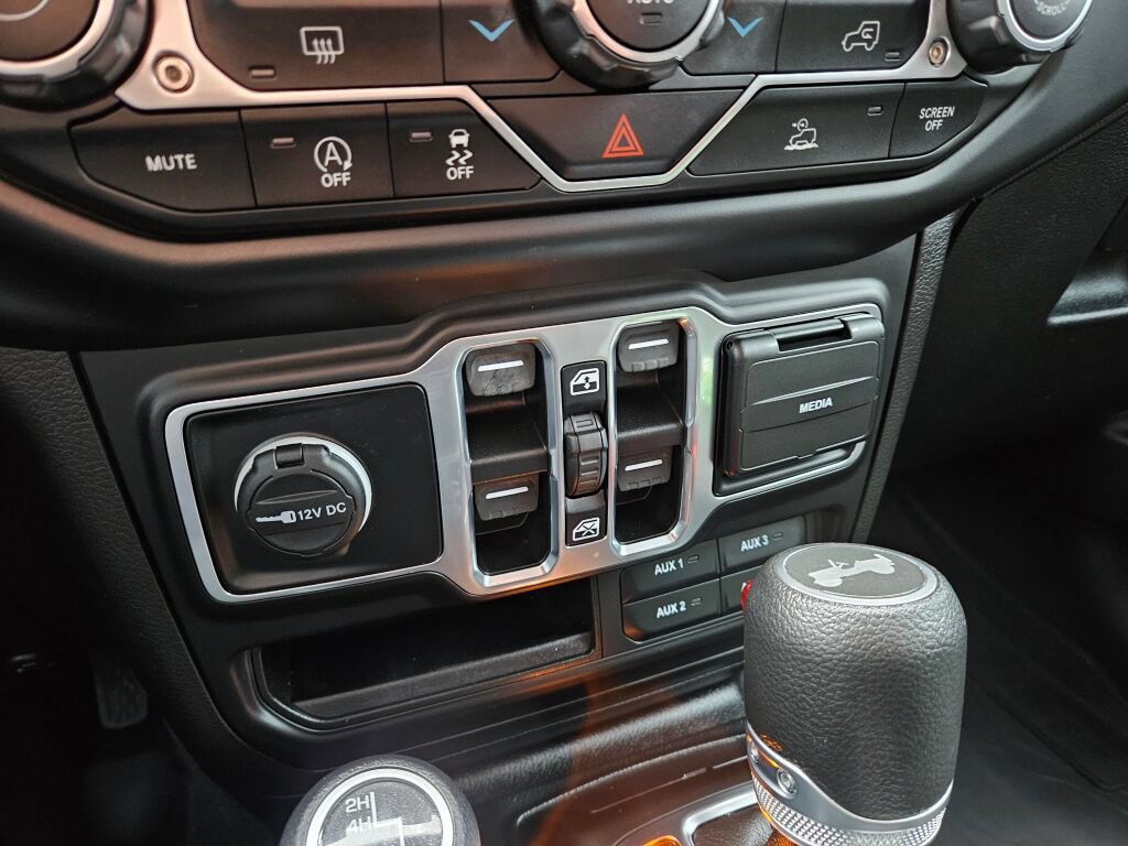 Used 2022 Jeep Wrangler Unlimited Sport AWD/4WD image 27