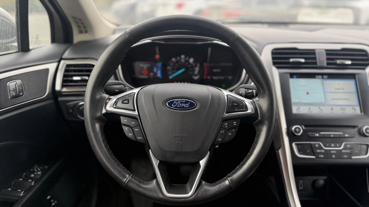 Used 2017 Ford Fusion Energi SE image 13