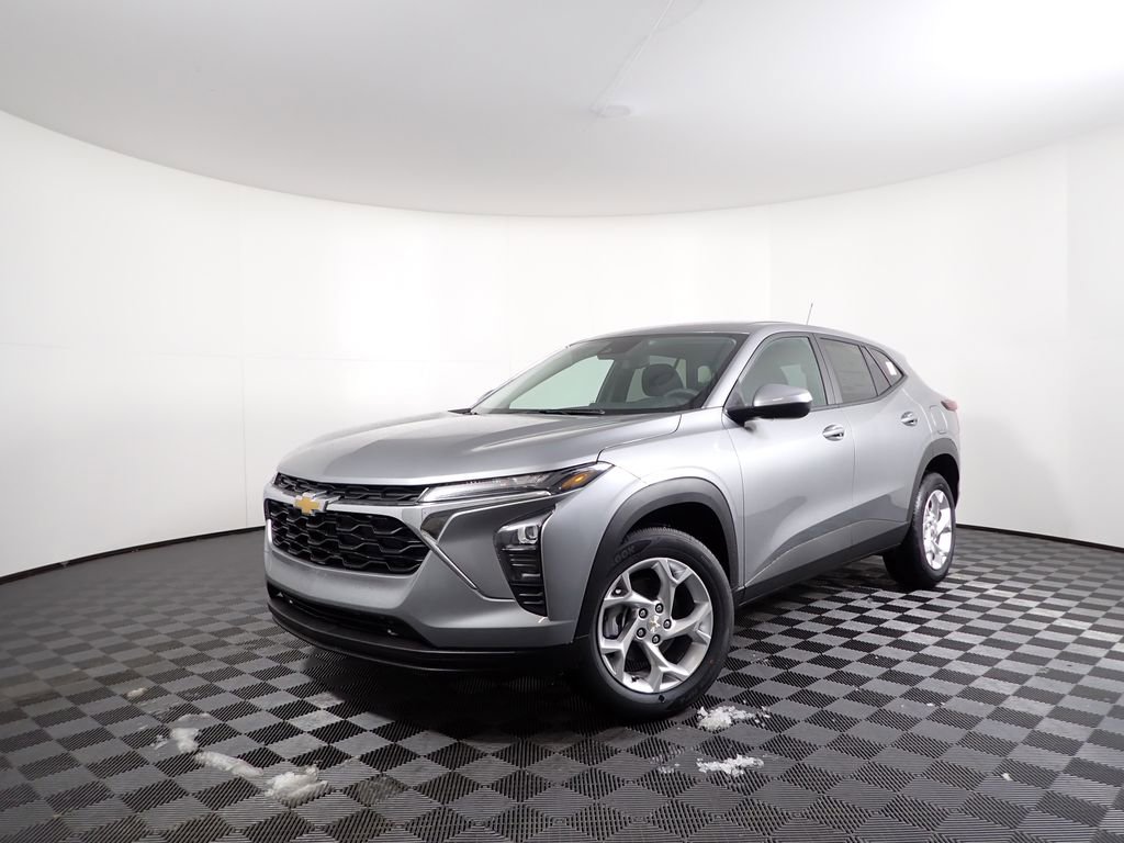 New 2026 Chevrolet Trax LS image 2