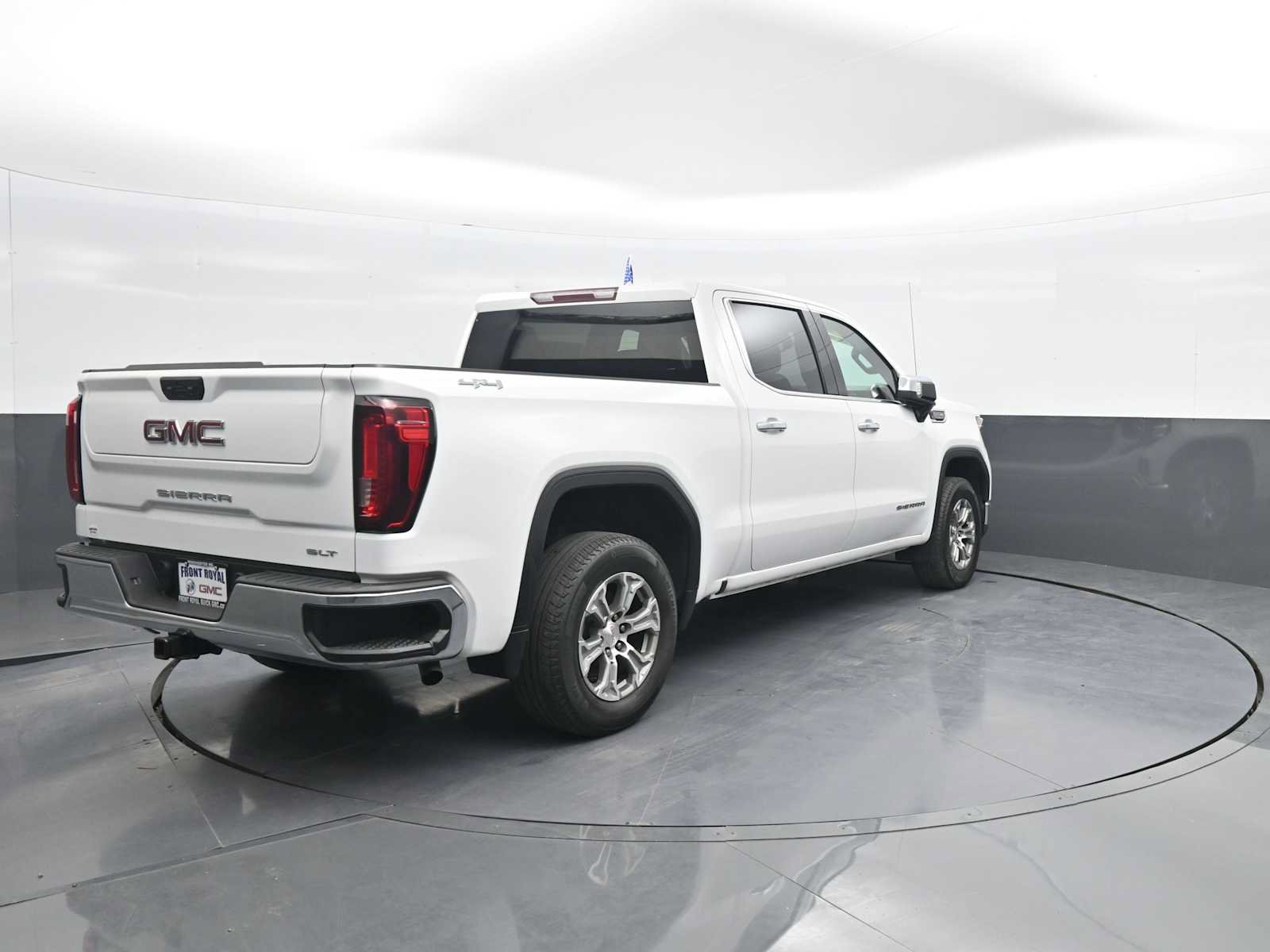 Used 2024 GMC Sierra 1500 SLT AWD/4WD image 7