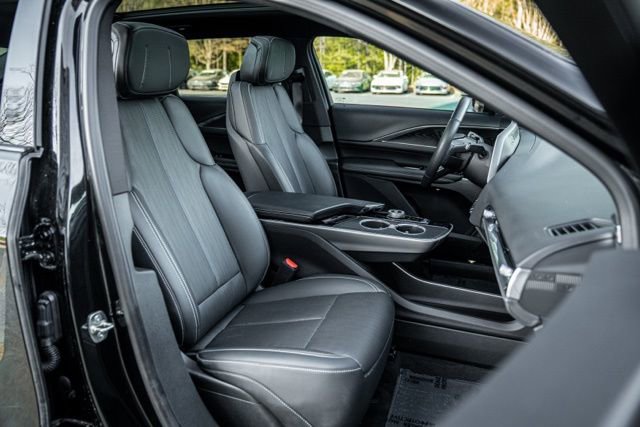 Used 2024 Cadillac Lyriq Tech image 40