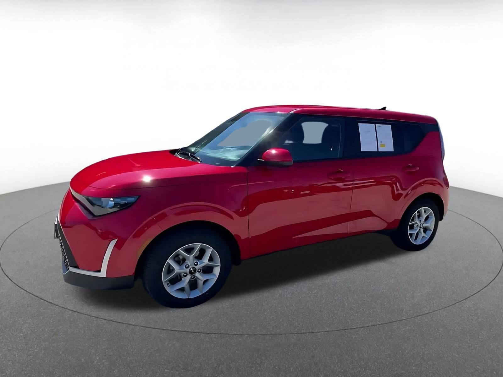 Used 2025 Kia Soul LX w/ LX Technology Package FWD image 8