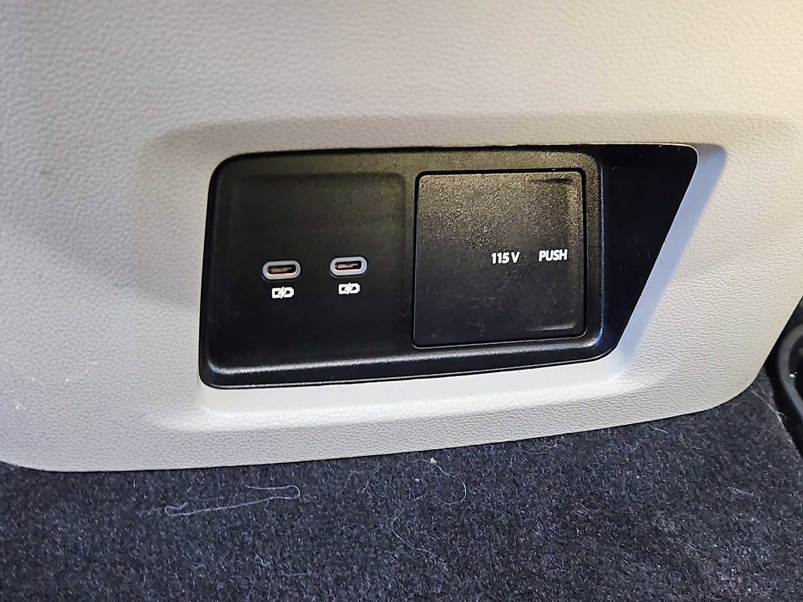 Certified 2025 Volkswagen Atlas SE image 20