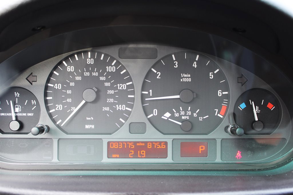 Used 2005 BMW 325i Sedan image 21