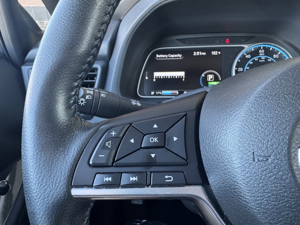 Used 2022 Nissan Leaf SV image 28