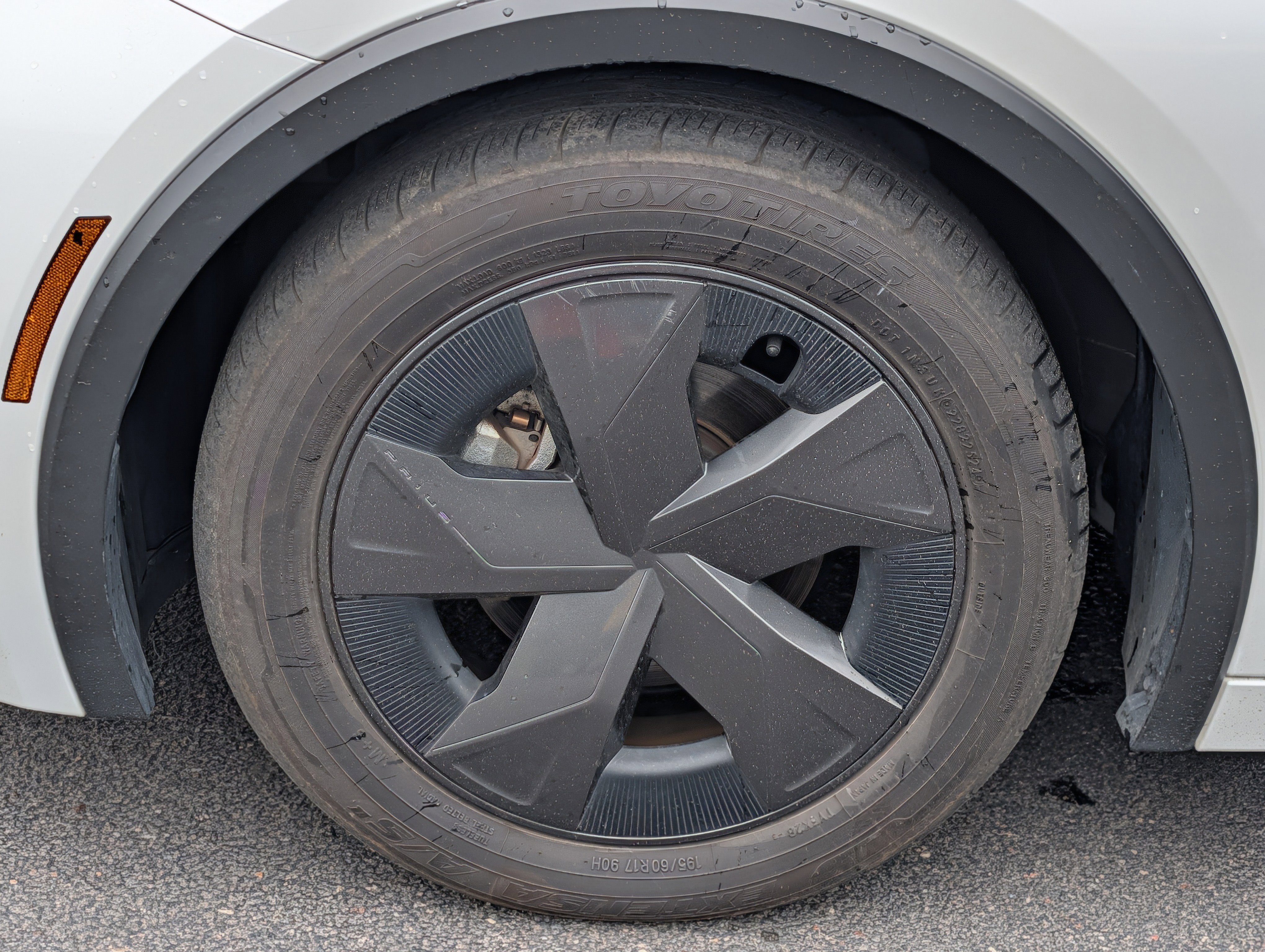 Used 2023 Toyota Prius LE FWD image 15