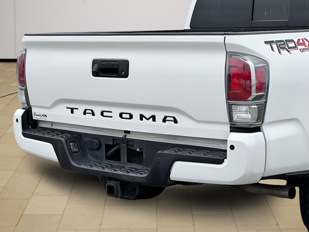 Used 2022 Toyota Tacoma TRD Off-Road w/ Technology Package AWD/4WD image 38