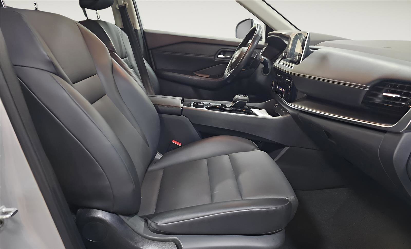 Used 2023 Nissan Rogue SV w/ SV Premium Package image 20