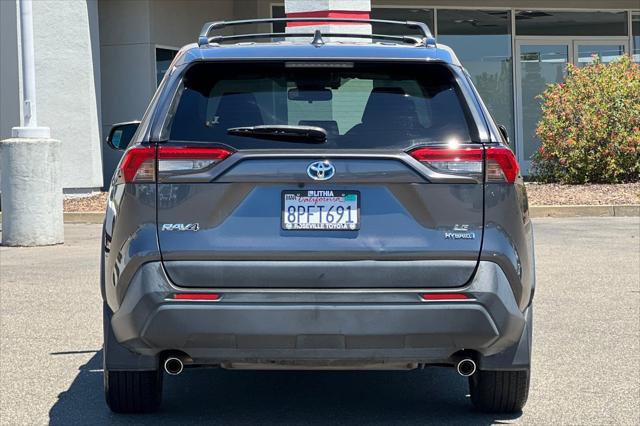 Certified 2020 Toyota RAV4 LE w/ Carpet Mat Package AWD/4WD image 8
