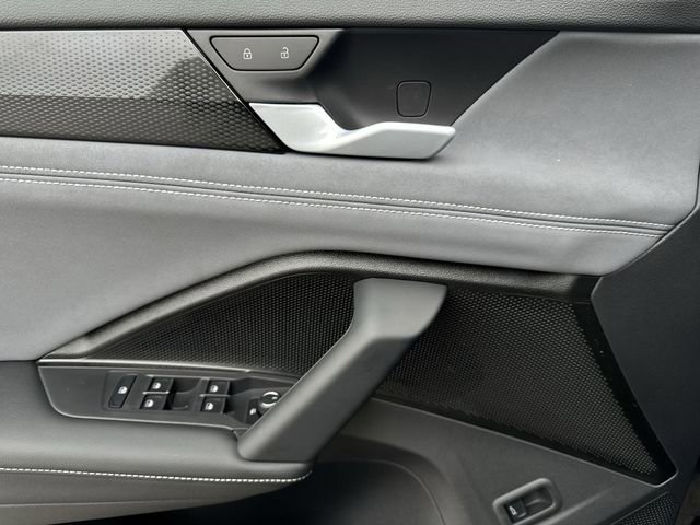 New 2026 Volkswagen Tiguan SE AWD/4WD image 22