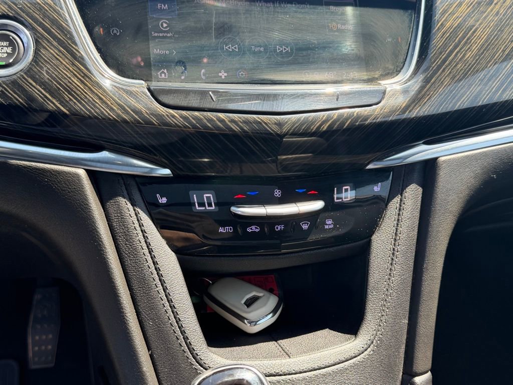 Used 2022 Cadillac XT6 Premium Luxury FWD image 24