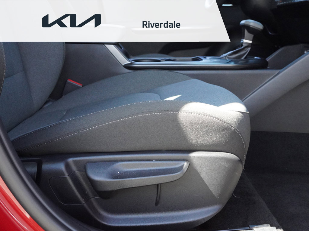 Used 2025 Kia K4 FWD image 24