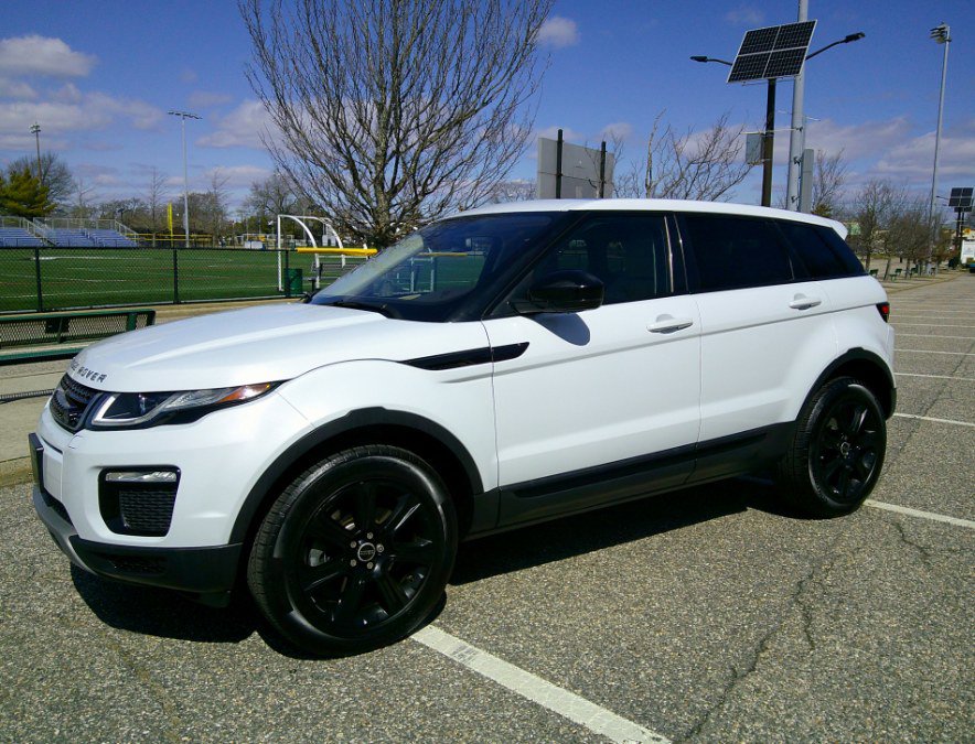 Used 2018 Land Rover Range Rover Evoque SE Premium image 21
