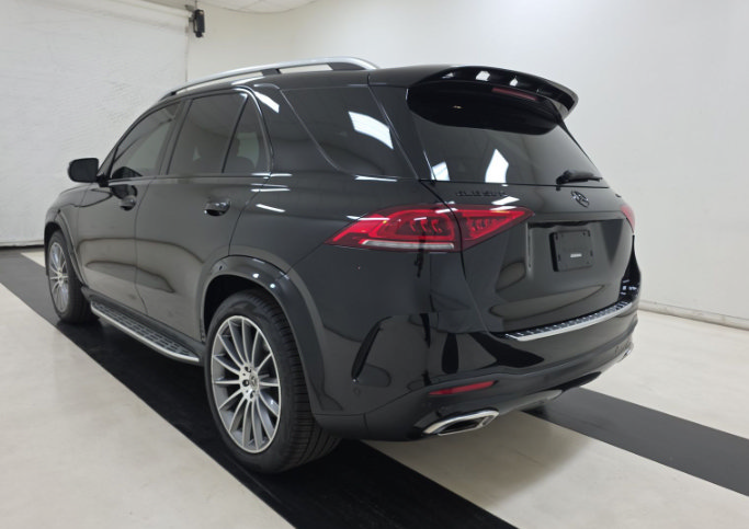 Used 2021 Mercedes-Benz GLE 580 4MATIC image 4