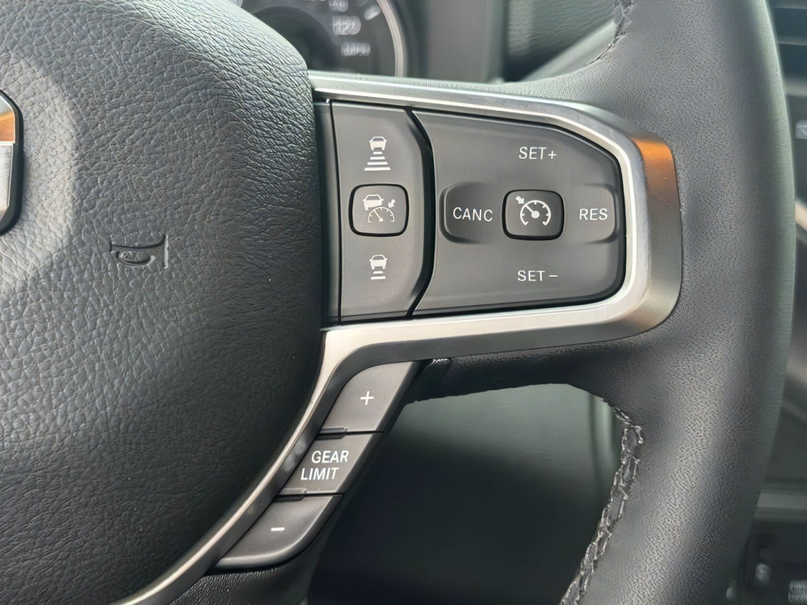 New 2026 RAM 2500 Big Horn AWD/4WD image 15