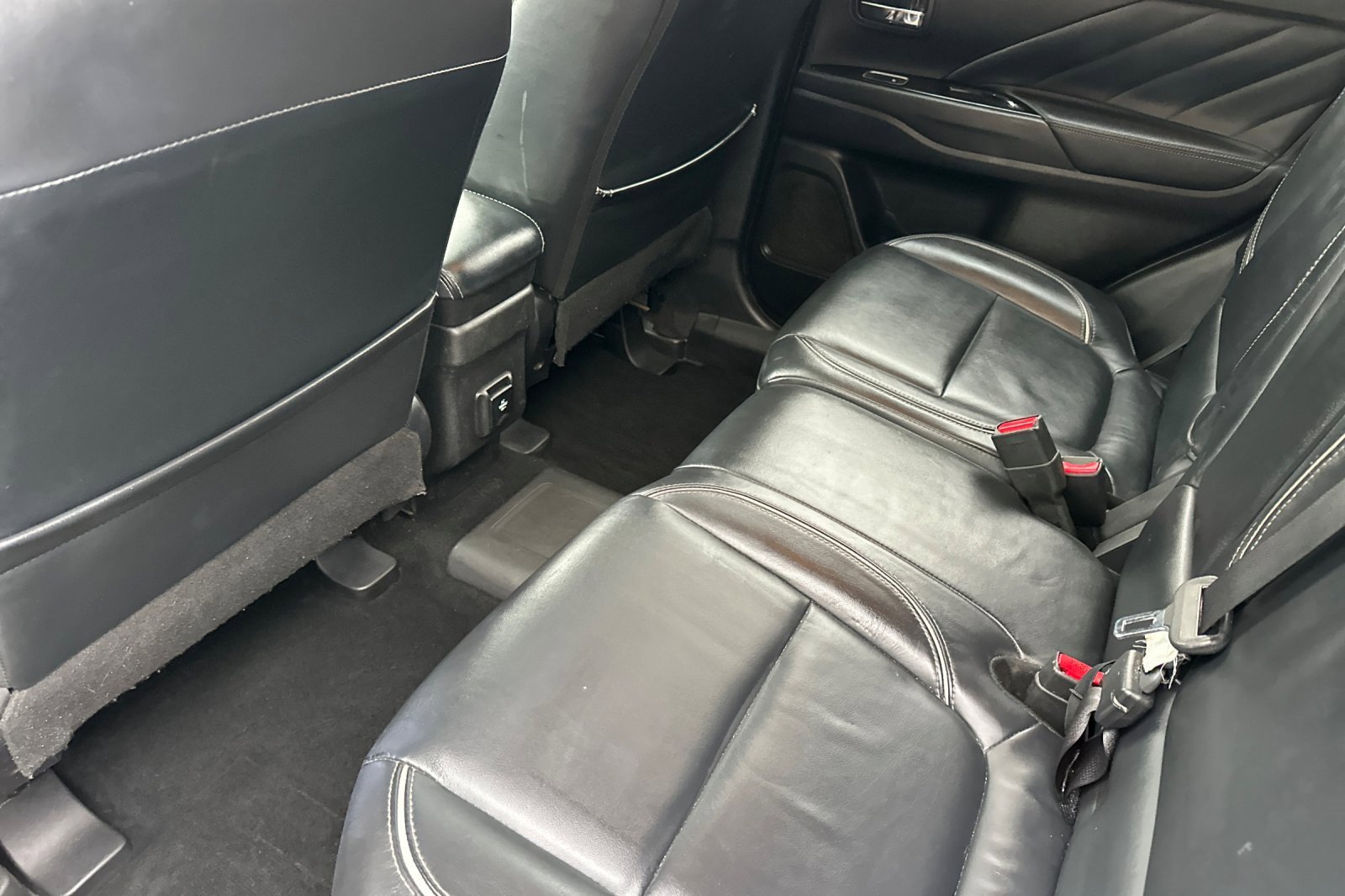 Used 2018 Mitsubishi Outlander GT image 4