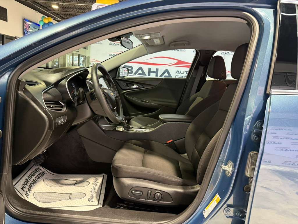 Used 2025 Chevrolet Malibu LT FWD image 26