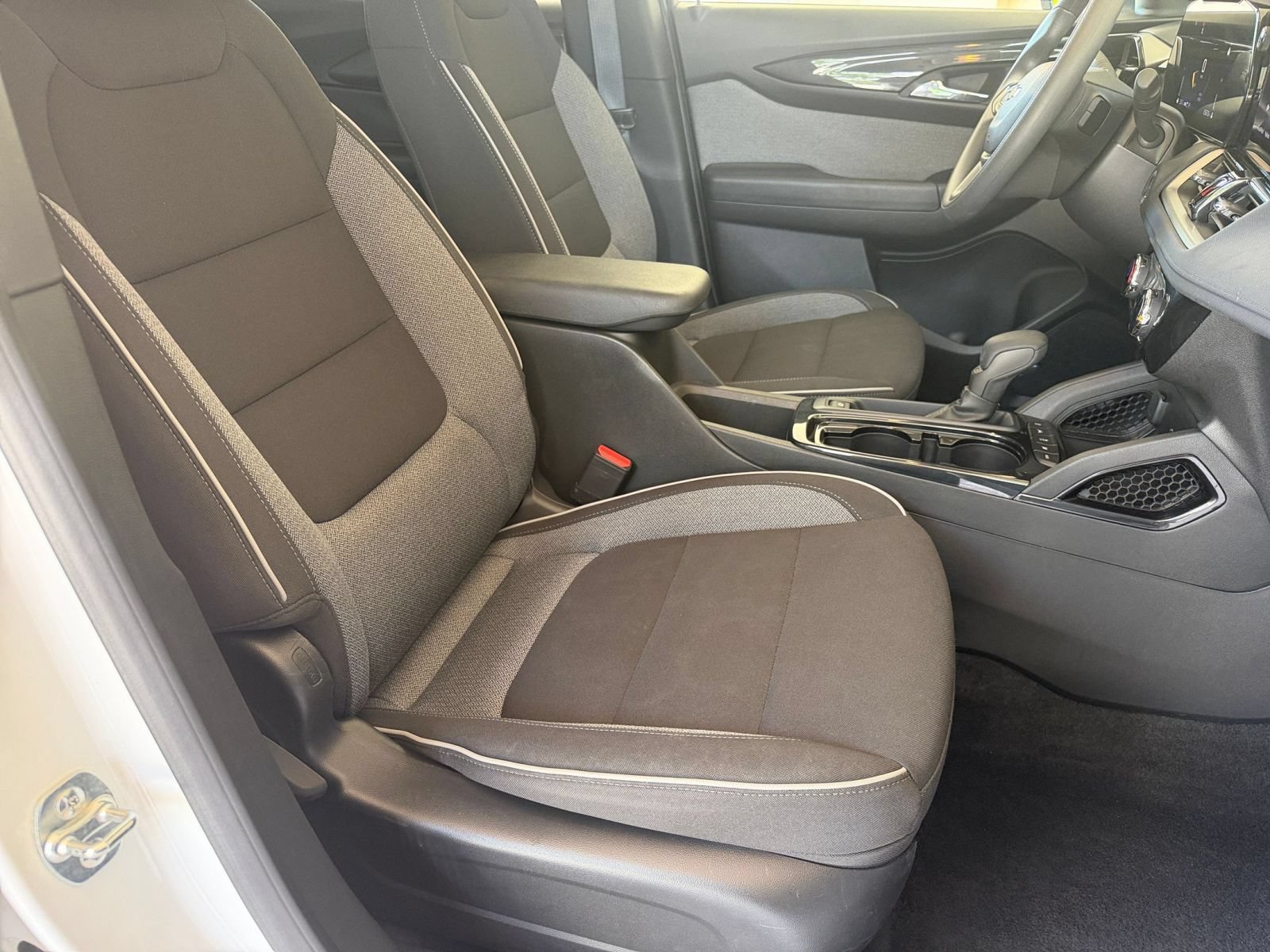 Used 2025 Chevrolet TrailBlazer LT AWD/4WD image 33
