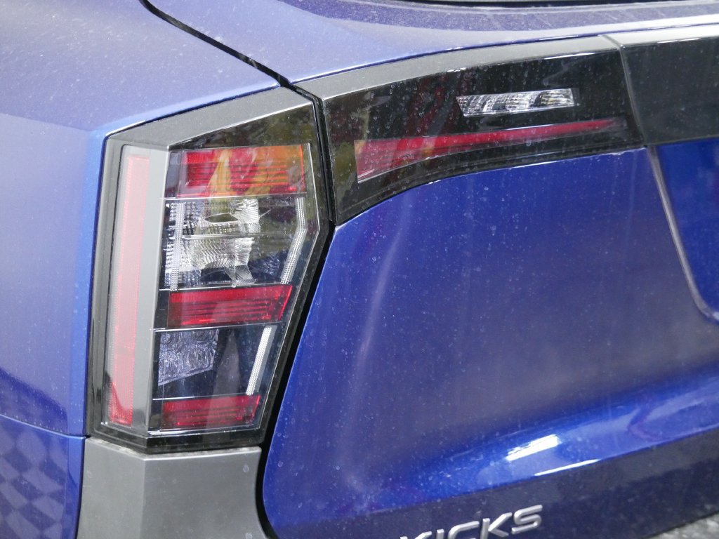 New 2027 Nissan Kicks SV AWD/4WD image 11