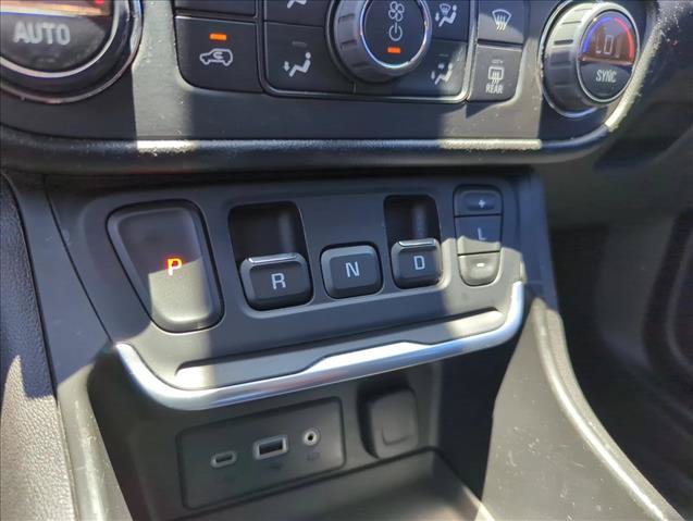 Used 2018 GMC Terrain SLE w/ Driver Convenience Package FWD image 11