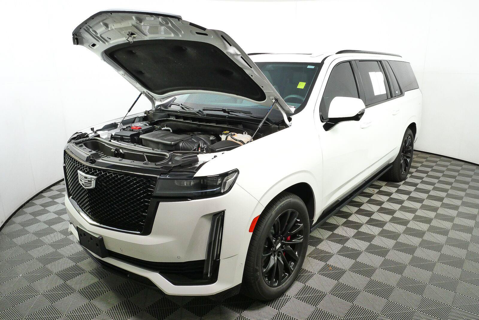 Used 2023 Cadillac Escalade ESV Sport Platinum AWD/4WD image 32