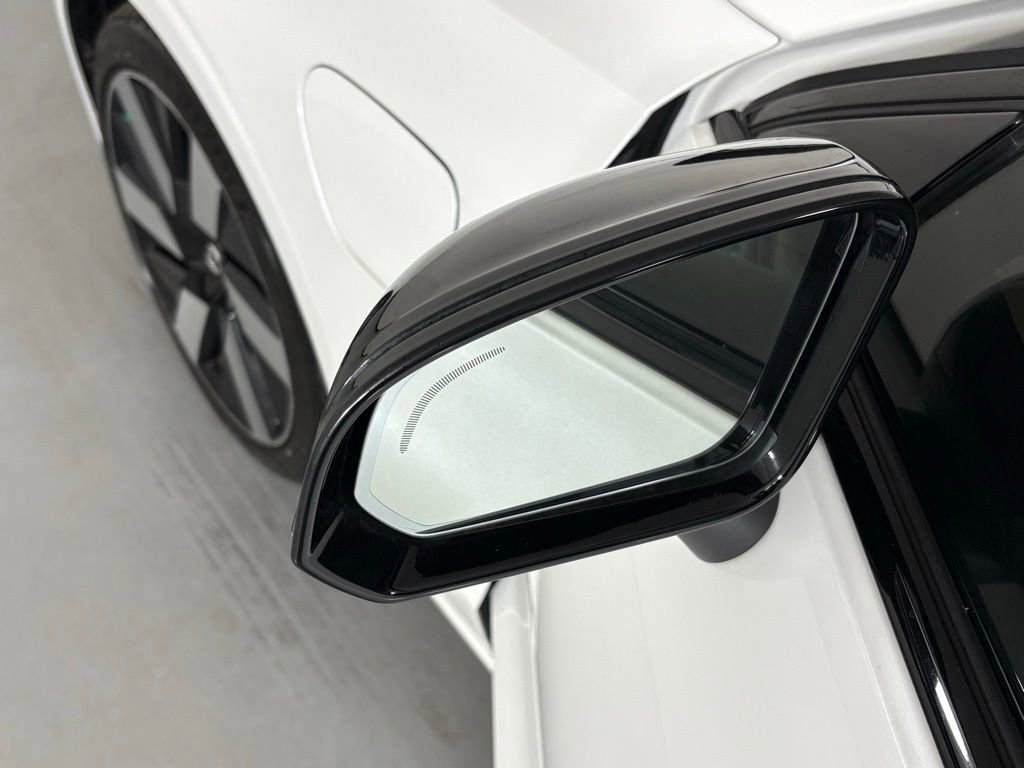 Used 2024 Volvo S60 T8 Ultimate w/ Climate Package image 13