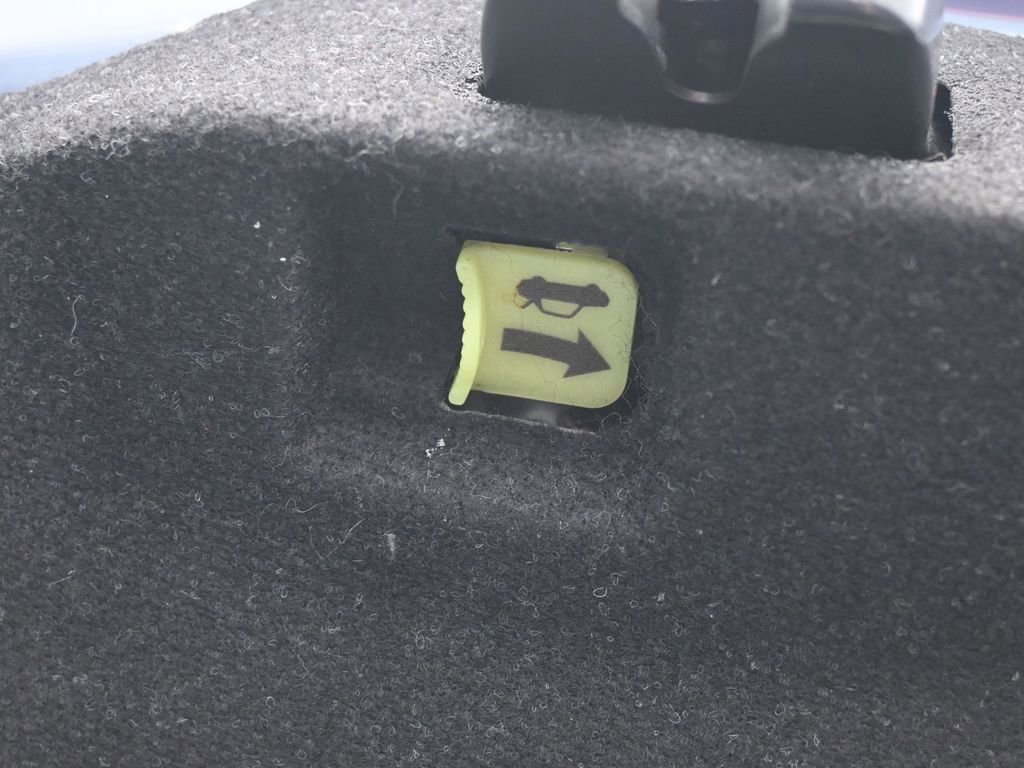 Used 2023 Hyundai Elantra SEL image 37