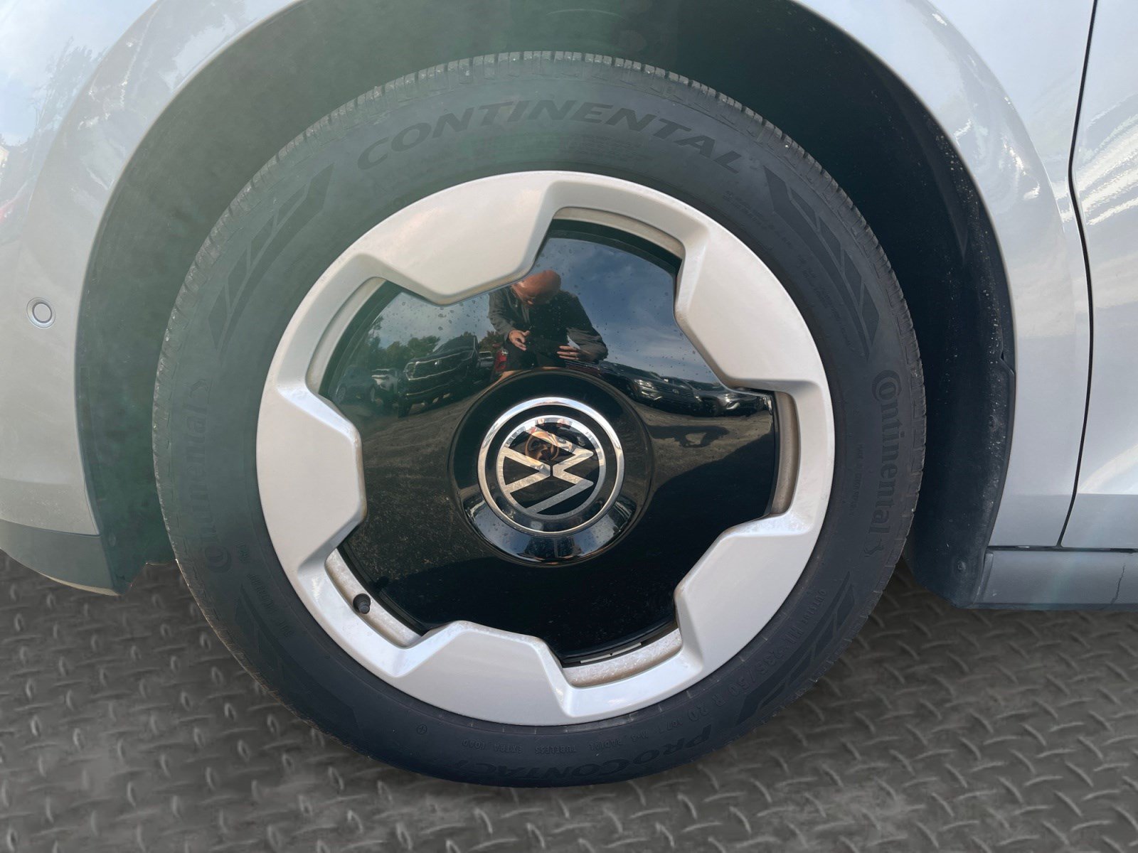 Used 2025 Volkswagen ID. Buzz Pro S Plus AWD/4WD image 18