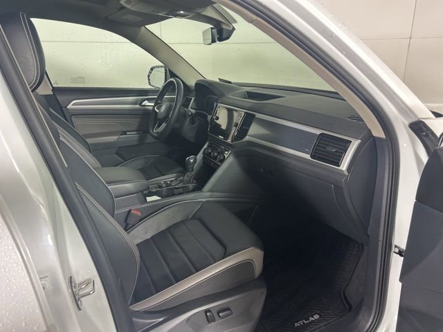 Used 2022 Volkswagen Atlas SEL Premium image 10