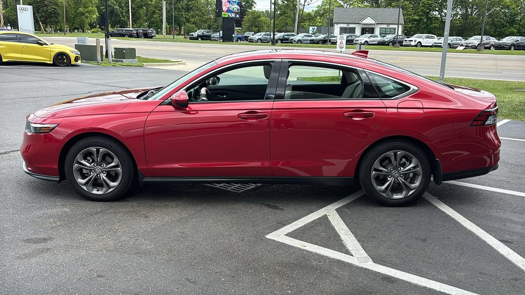 Used 2024 Honda Accord EX image 3