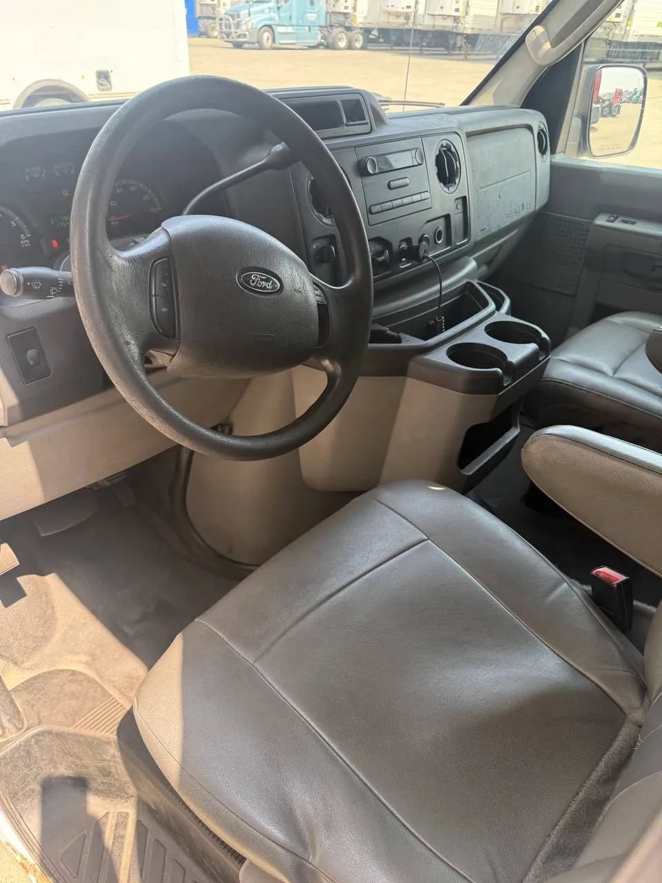 Used 2009 Ford E-250 and Econoline 250 RWD image 9