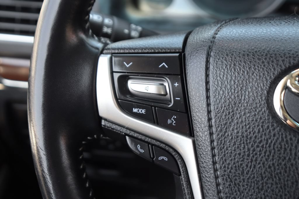 Used 2018 Toyota Land Cruiser AWD/4WD image 25