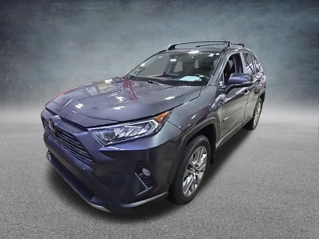 Used 2020 Toyota RAV4 Limited AWD/4WD image 4