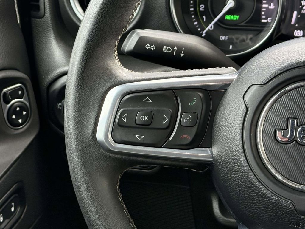 Used 2023 Jeep Wrangler Unlimited Sahara AWD/4WD image 23