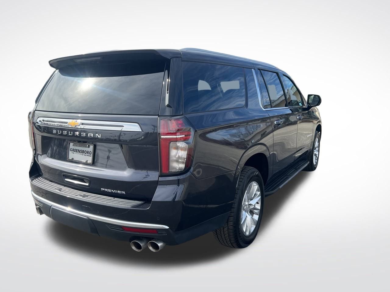 Used 2023 Chevrolet Suburban Premier image 4