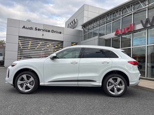 New 2025 Audi Q5 Premium Plus image 2