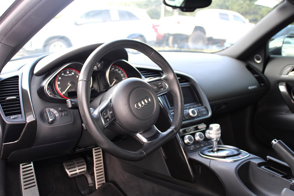 Used 2010 Audi R8 V10 image 18