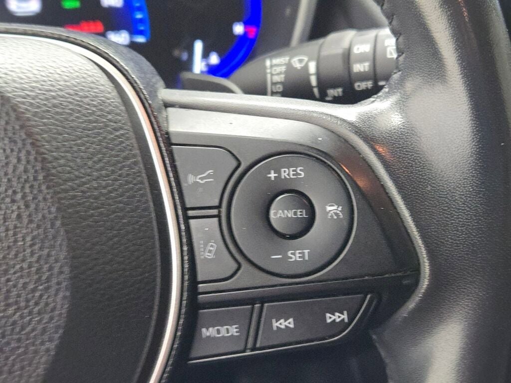 Used 2021 Toyota Corolla XSE image 30