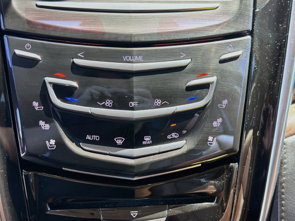 Used 2018 Cadillac Escalade ESV Luxury RWD image 36