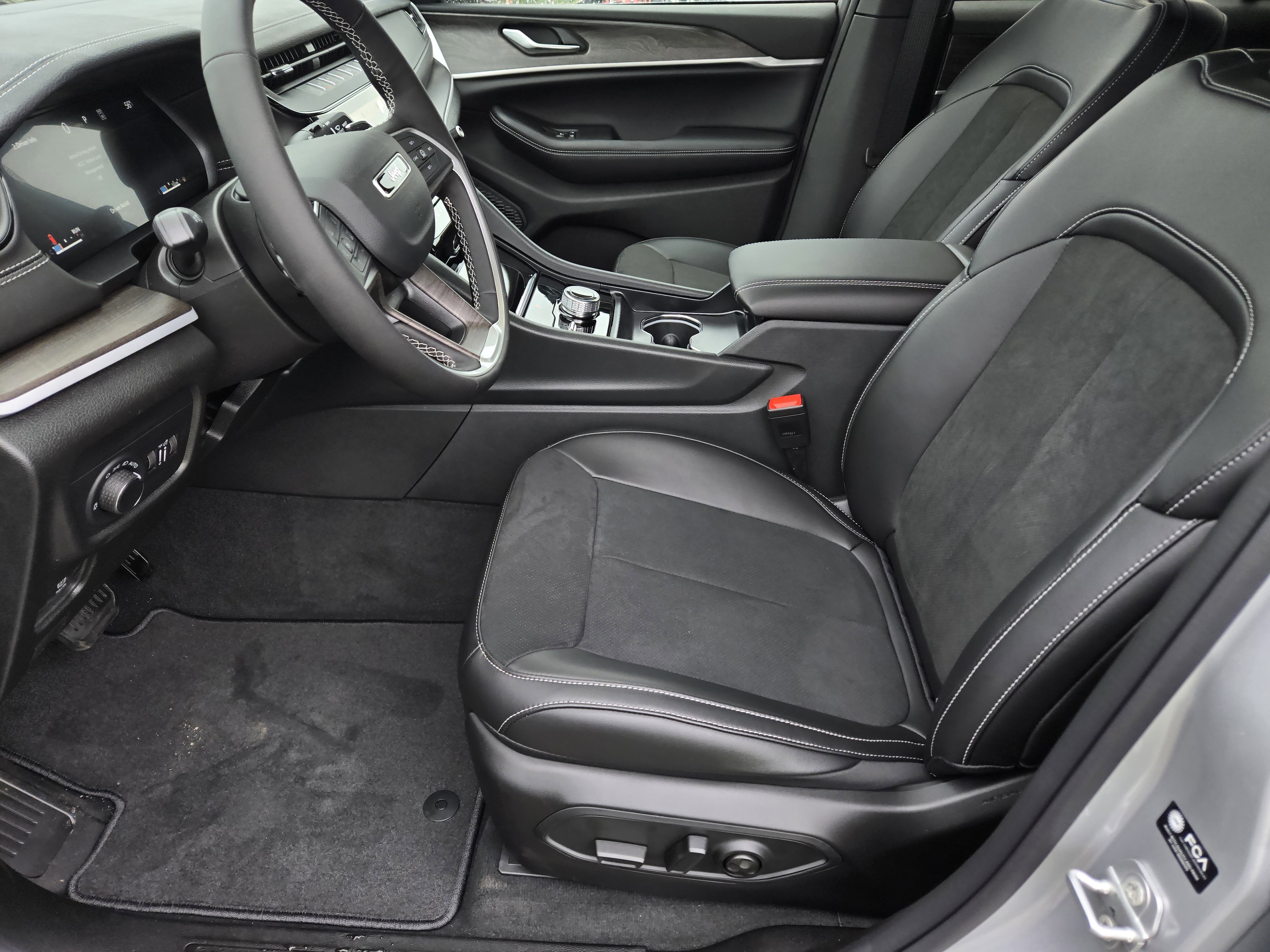 New 2026 Jeep Grand Cherokee Altitude AWD/4WD image 12