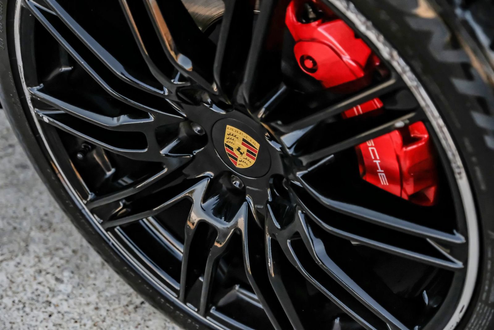 Used 2018 Porsche Cayenne GTS w/ Premium Package Plus image 66