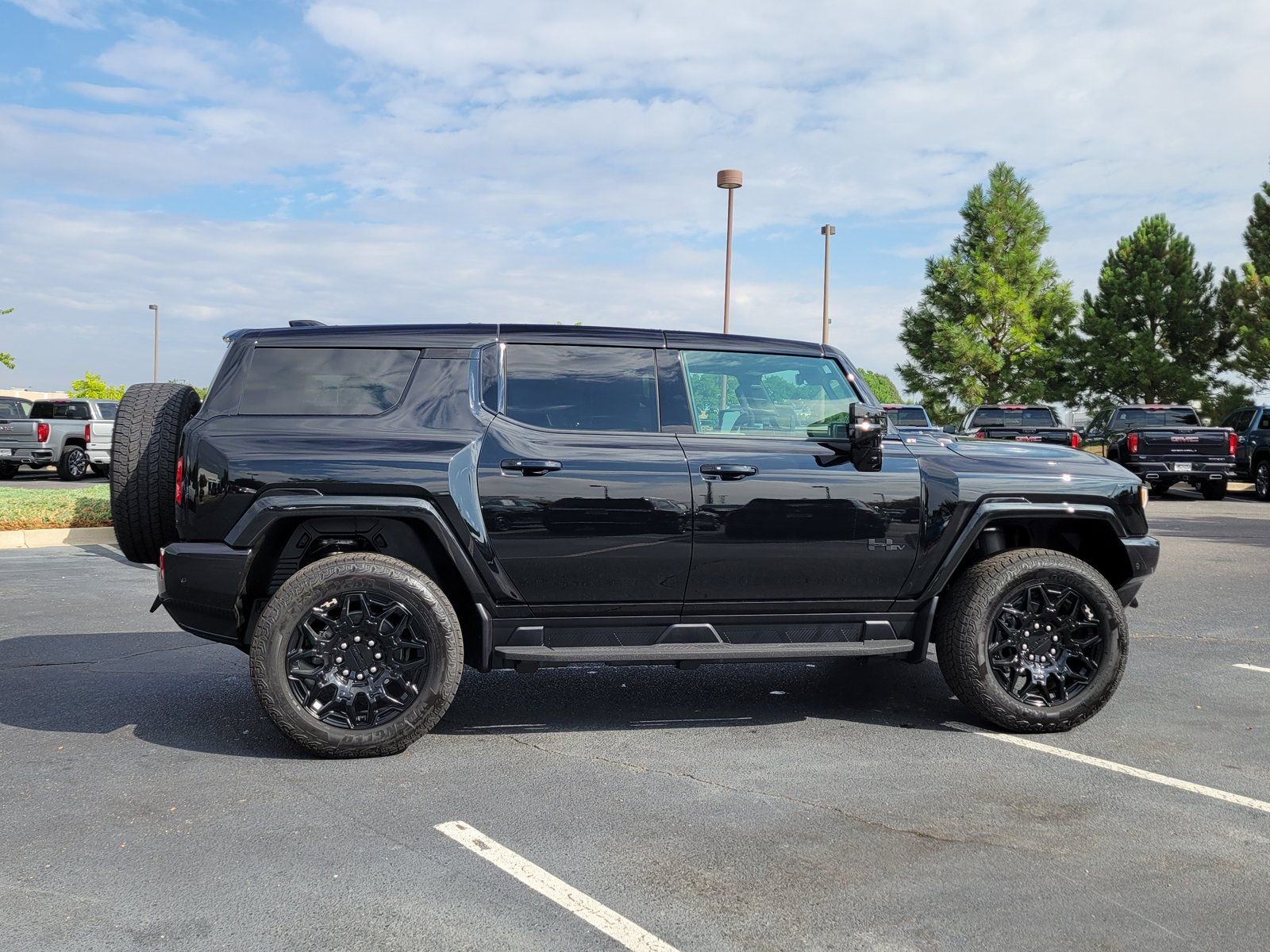 New 2026 GMC Hummer EV SUV w/ LPO, Dark Essentials Package AWD/4WD image 2